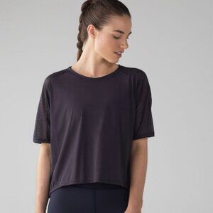 Lululemon Athletica Lean In Short Sleeve Boysenberry Purple Mesh Detail Size 6